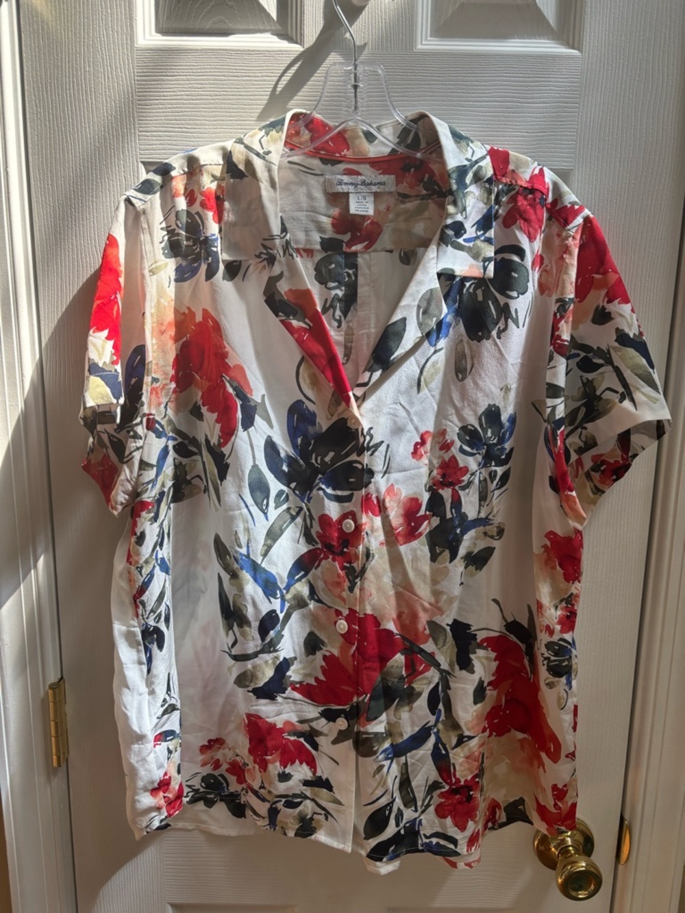 Tommy Bahama Woman’s 100% Silk Island Vista Floral Shirt, Size L, EUC - Picture 3 of 6